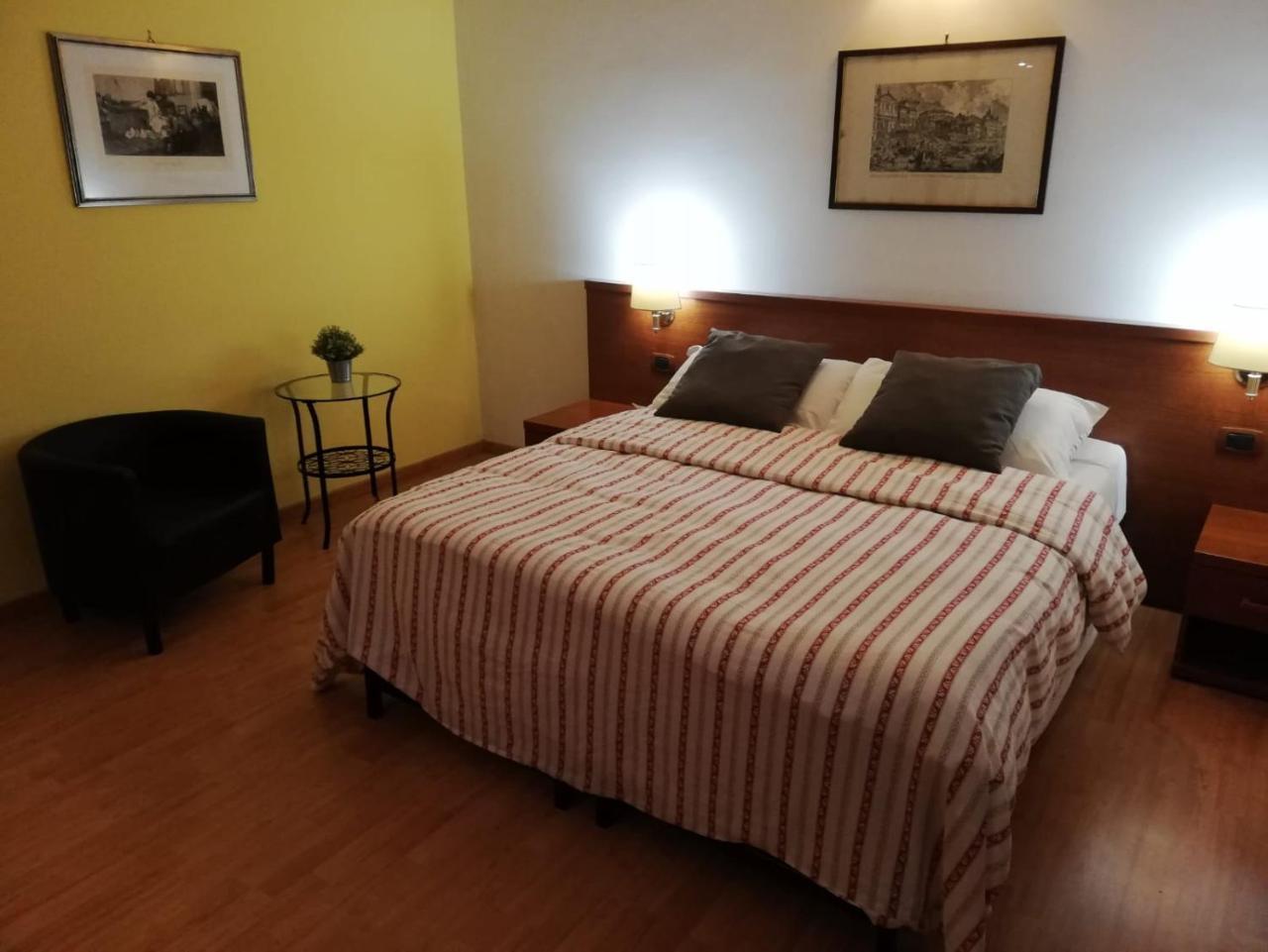 Domus Appia 154 B&B Roma Esterno foto